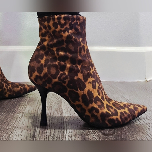 Nine West - Ohmy Leopard Print Pointy Toe Stiletto Ankle Booties – Size 7.5 - Picture 5 of 8